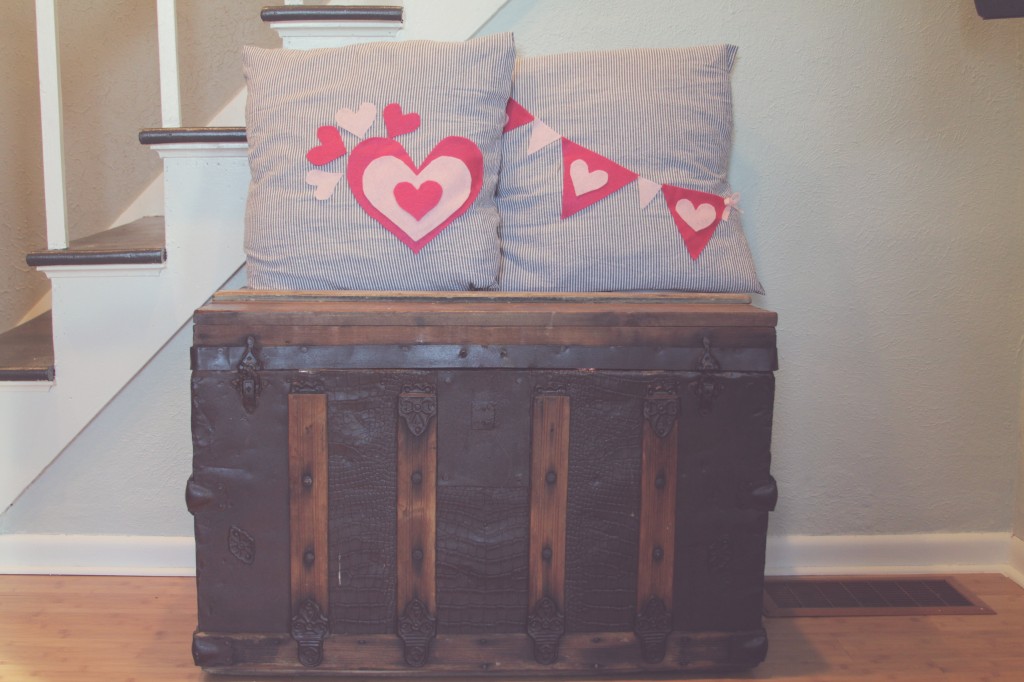 No Sew Valentine's Day Pillows