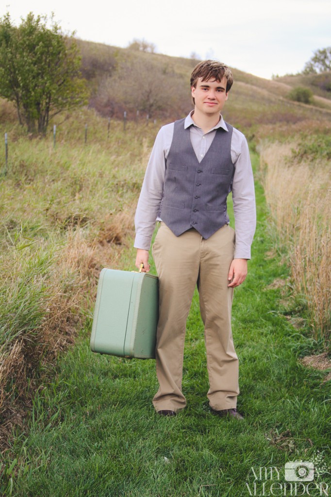 travel themed senior session