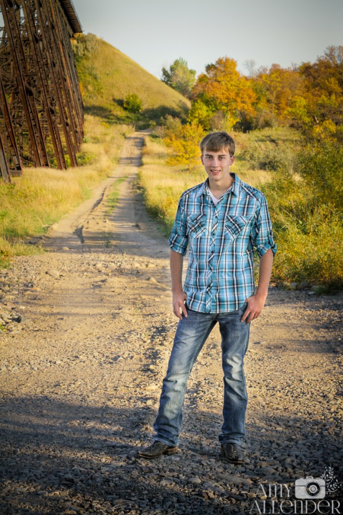 senior portraits railroad trestle